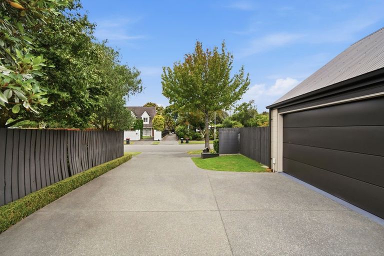 Photo of property in 6 Dunrobin Place, Avonhead, Christchurch, 8042