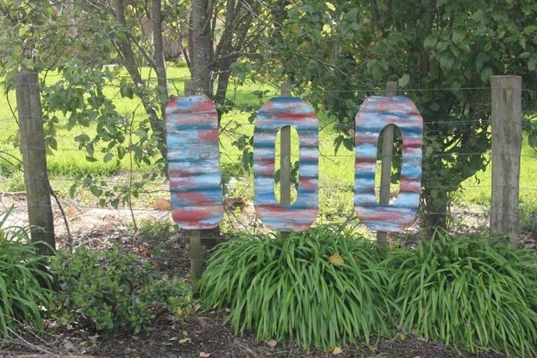 Photo of property in 100 Upper Orewa Road, Wainui, Silverdale, 0992