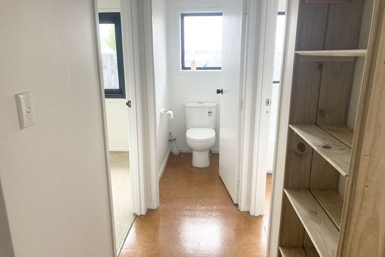 Photo of property in 2/21 Liam Place, Half Moon Bay, Auckland, 2012