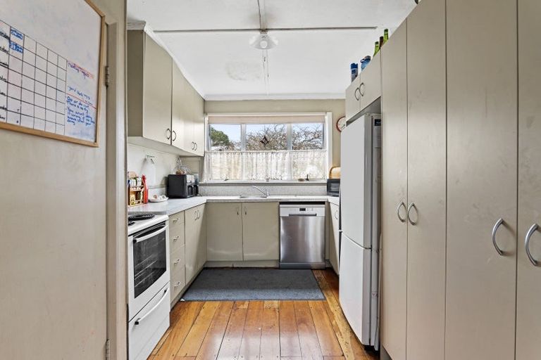 Photo of property in 224 Bridge Street, Eltham, 4322