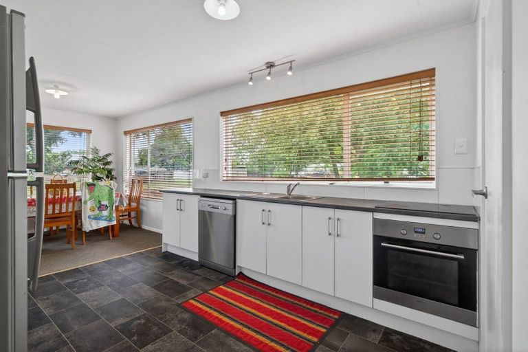 Photo of property in 19 Stillwater Place, Westbrook, Palmerston North, 4412