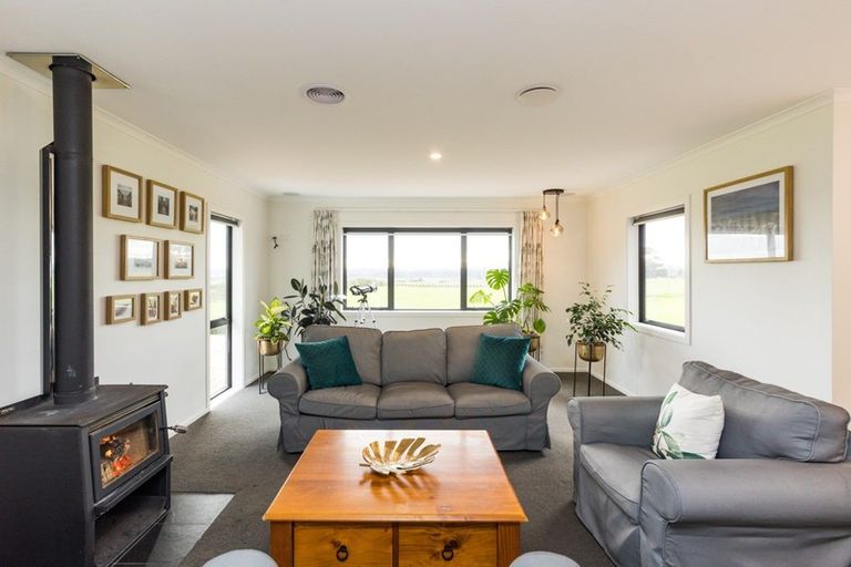 Photo of property in 52 Centre Road, Aokautere, Palmerston North, 4471