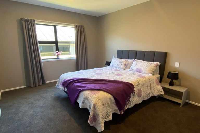 Photo of property in 8 Howden Drive, Jacks Point, 9371