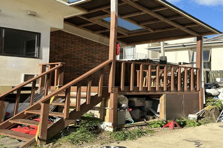 Photo of property in 1 Elsted Place, Goodwood Heights, Auckland, 2105