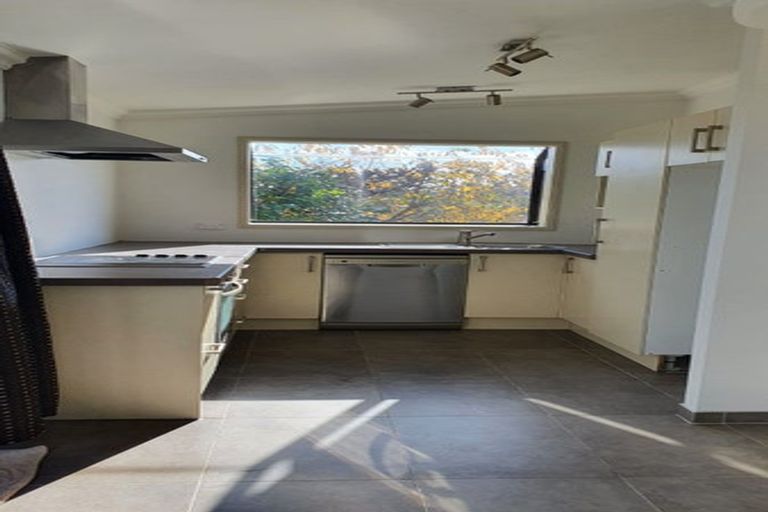 Photo of property in 27 Pahi Place, West Harbour, Auckland, 0618