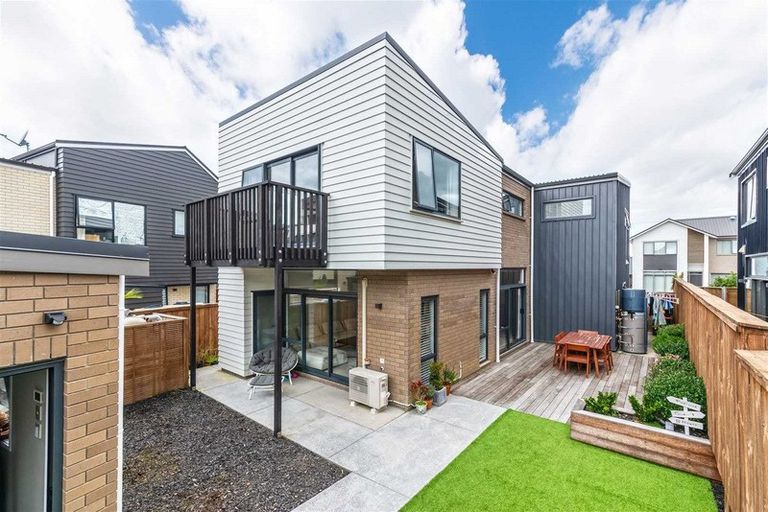 Photo of property in 21 Mapou Road, Hobsonville, Auckland, 0616