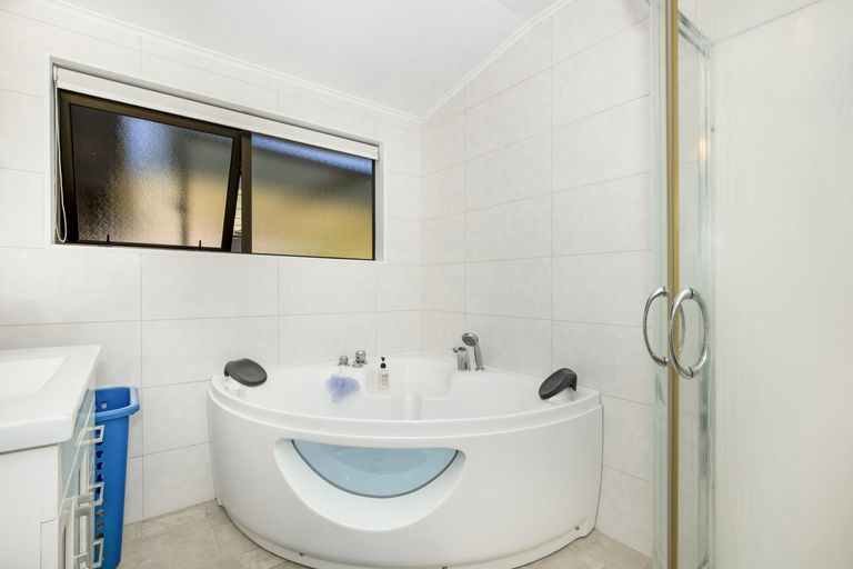 Photo of property in 16 Muirfield Street, Wattle Downs, Auckland, 2103