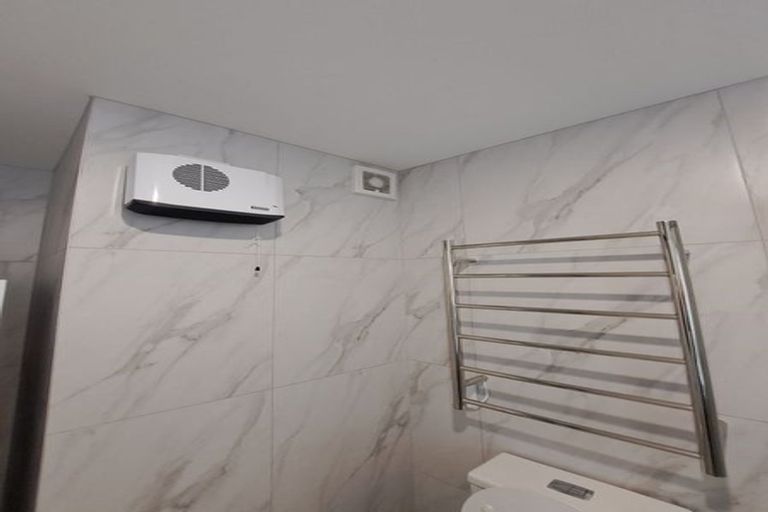 Photo of property in 3/6 Kereru Street, Henderson, Auckland, 0612