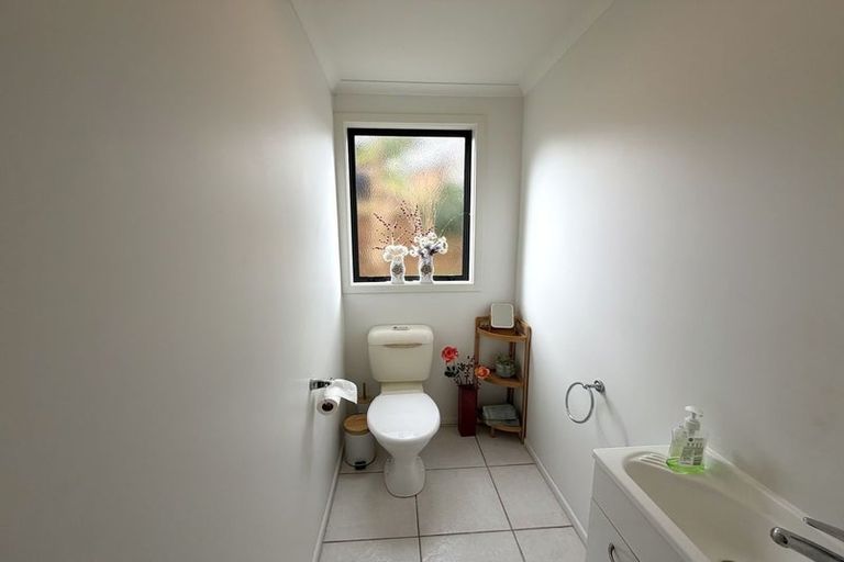 Photo of property in 29 Samara Place, Clendon Park, Auckland, 2103