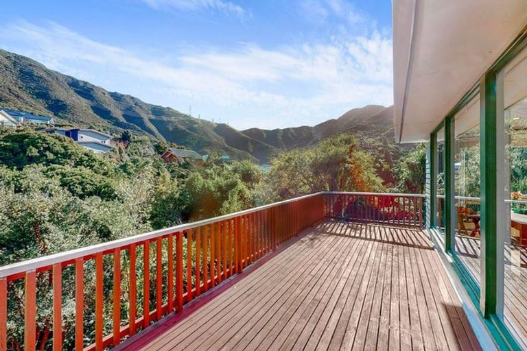 Photo of property in 26 Doris Gordon Crescent, Crofton Downs, Wellington, 6035