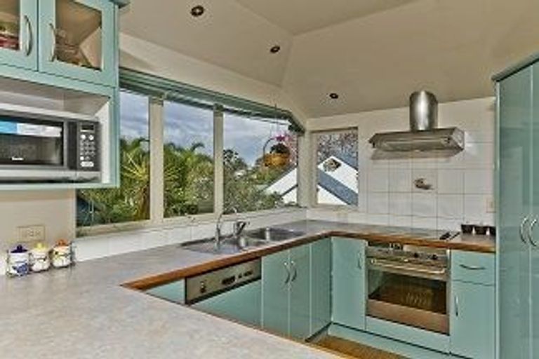 Photo of property in 1/15 Seine Road, Forrest Hill, Auckland, 0620