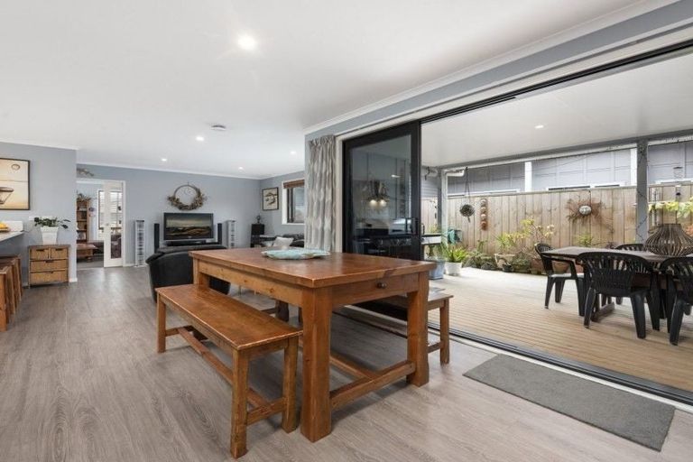 Photo of property in 36 Awatira Drive, Papamoa Beach, Papamoa, 3118