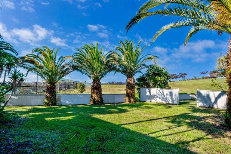 Photo of property in 13 Belvedere Court, West Harbour, Auckland, 0618