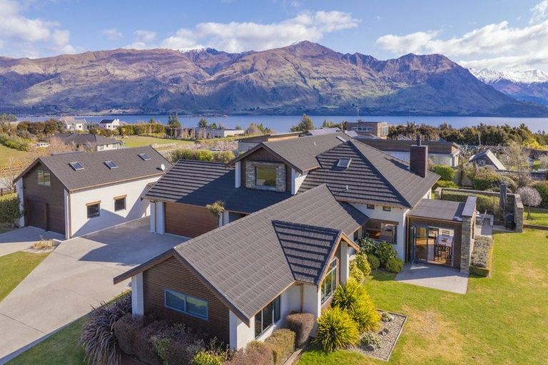Photo of property in 1 Mount Gold Place, Wanaka, 9305