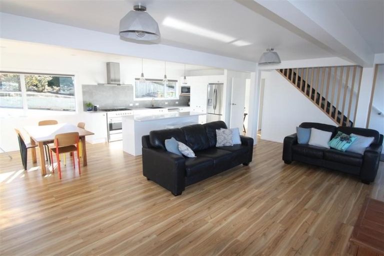 Photo of property in 5 Jacaranda Grove, Maungaraki, Lower Hutt, 5010