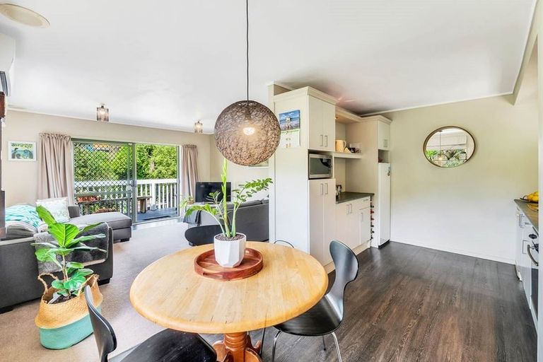 Photo of property in 44a Riserra Drive, Ranui, Auckland, 0612