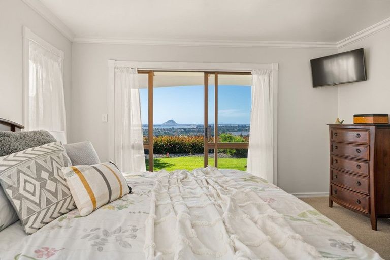 Photo of property in 12 Tobacco Hill, Welcome Bay, Tauranga, 3175