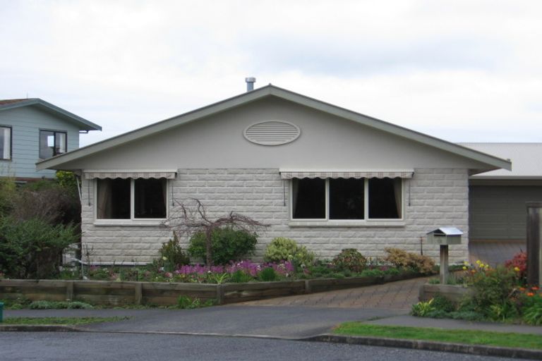 Photo of property in 10 Rewa Place, Lansdowne, Masterton, 5810