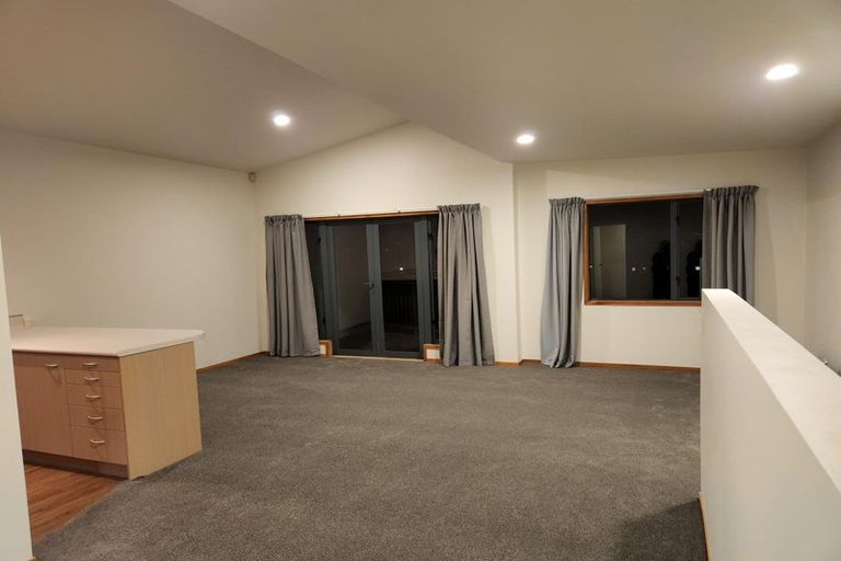 Photo of property in 14 Marina View, Paremata, Porirua, 5026