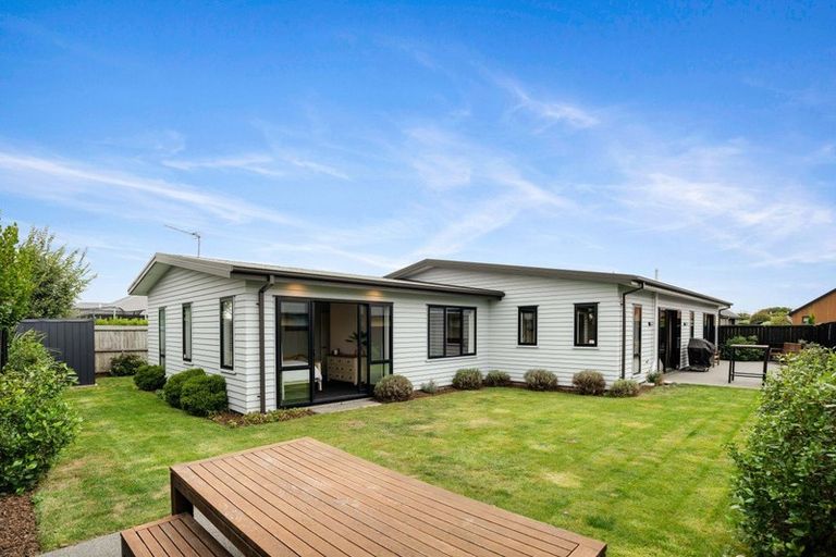 Photo of property in 40 Meyer Crescent, Halswell, Christchurch, 8025