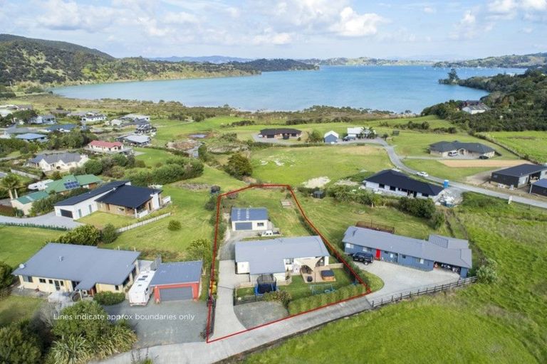 Photo of property in 20a Kiteone Road, Parua Bay, Whangarei, 0174