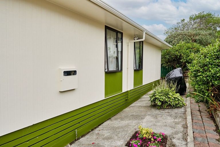 Photo of property in 4 Kivell Street, Ranui, Porirua, 5024