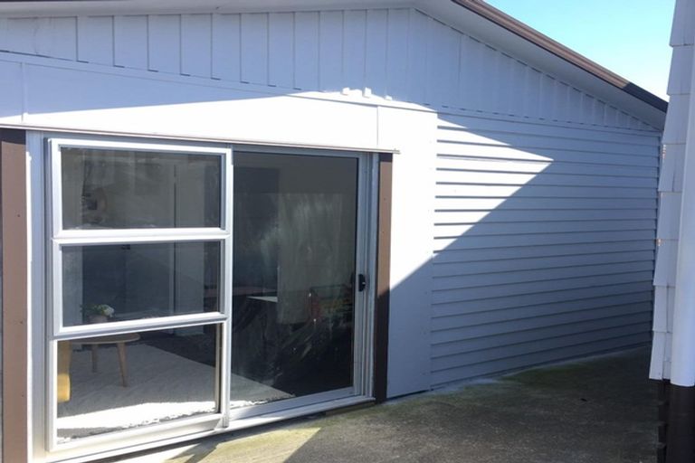 Photo of property in 19 Kennington Drive, Clendon Park, Auckland, 2103
