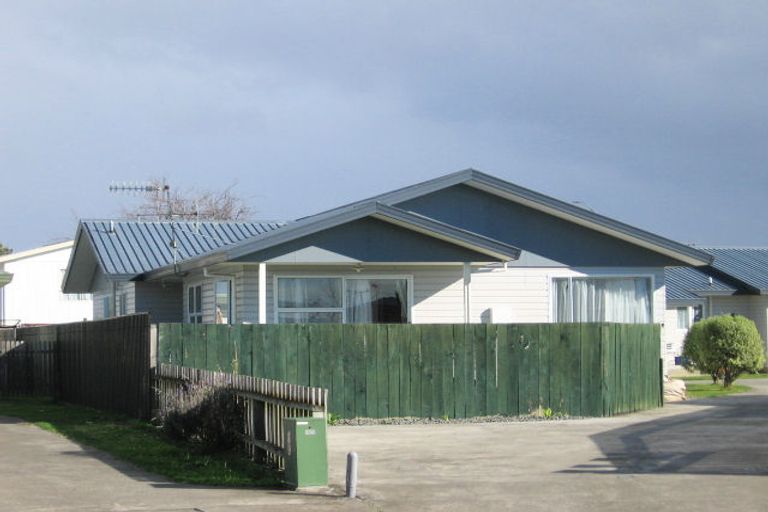Photo of property in 1/14 Ted Harpur Place, Onekawa, Napier, 4110