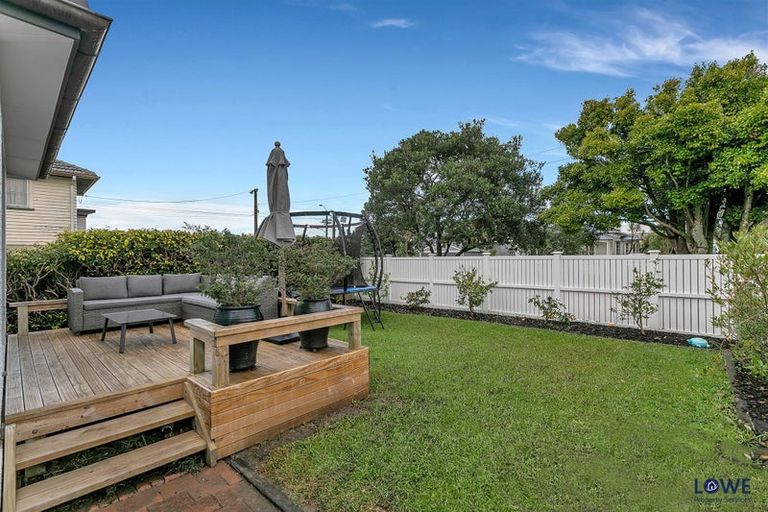 Photo of property in 4 Birkley Road, Bayswater, Auckland, 0622