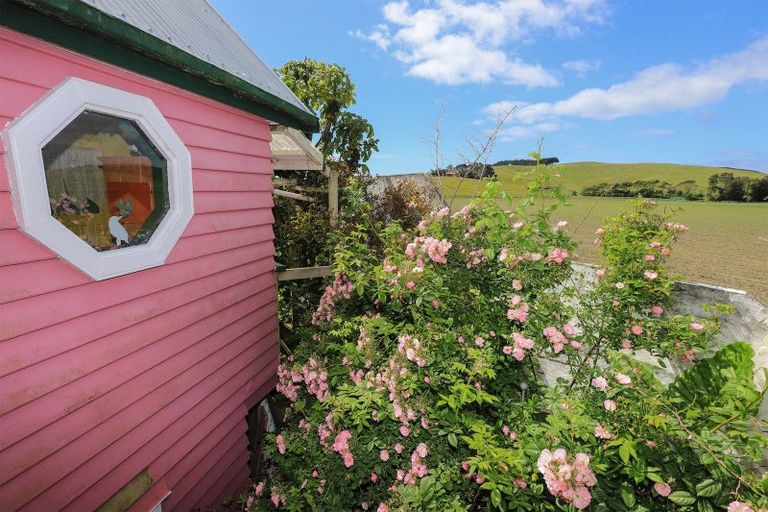 Photo of property in 37 Gillies Crescent, Waimarama, Havelock North, 4294