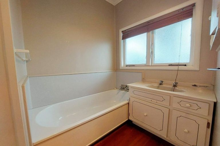 Photo of property in 42 Hillcrest Road, Hillcrest, Hamilton, 3216