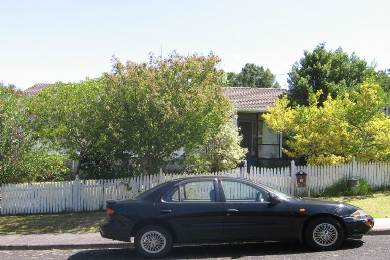 Photo of property in 6 Cunliffe Place, Glenfield, Auckland, 0629