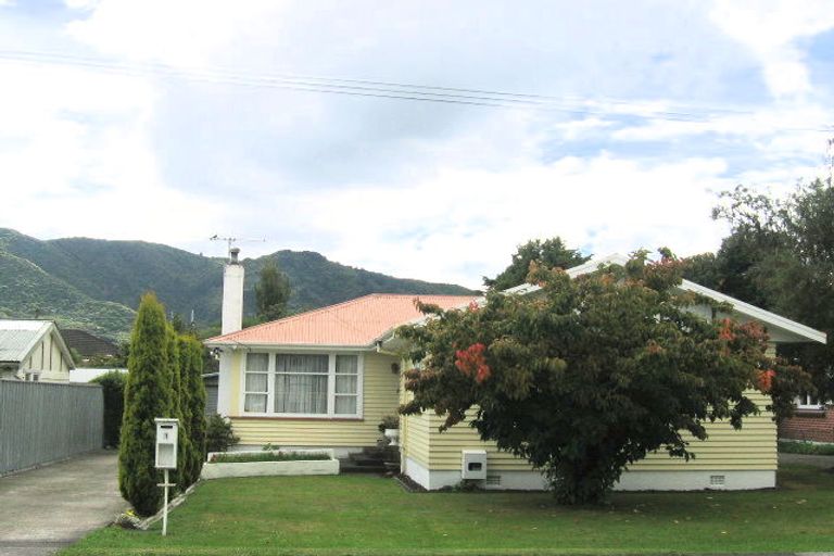Photo of property in 1 Rosina Street, Clouston Park, Upper Hutt, 5018