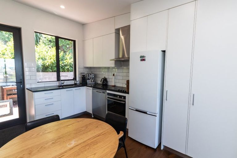 Photo of property in 15/20 Trent Street, Island Bay, Wellington, 6023