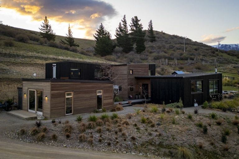 Photo of property in 335a Luggate-cromwell Road, Lowburn, Cromwell, 9384