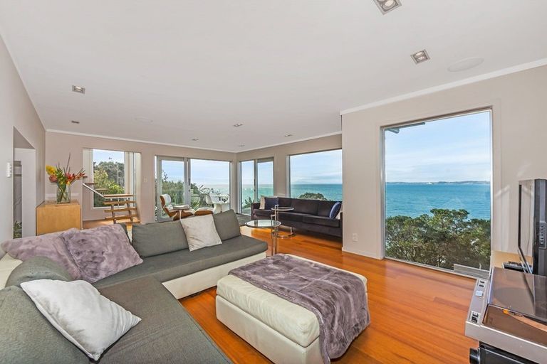 Photo of property in 8 Sykes Avenue, Hatfields Beach, Orewa, 0931