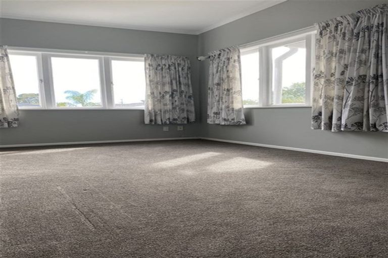 Photo of property in 32 Grove Road, Papakura, 2110