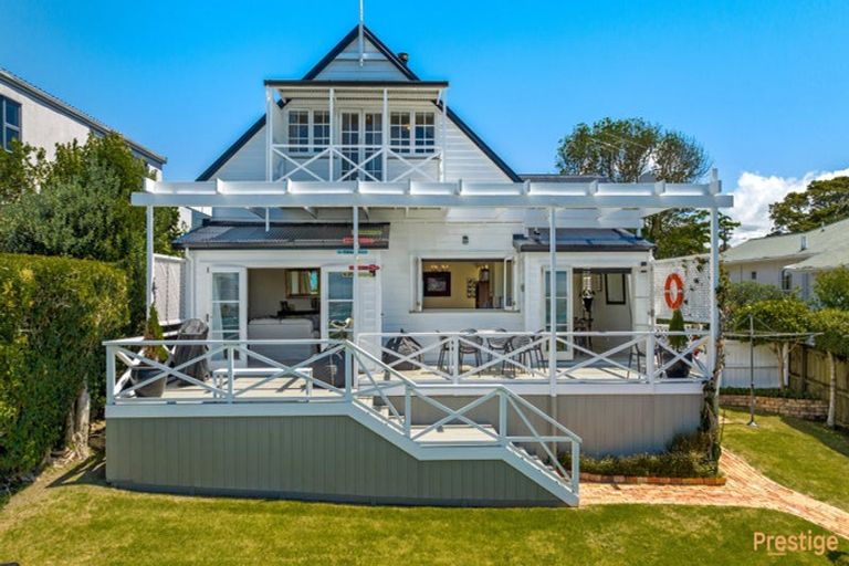 Photo of property in 3 Richmond Avenue, Northcote Point, Auckland, 0627