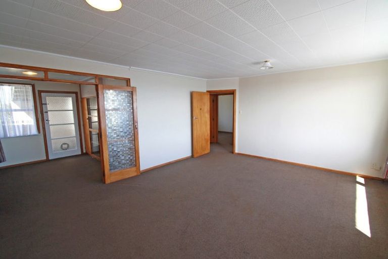 Photo of property in 12 South Road, Moturoa, New Plymouth, 4310