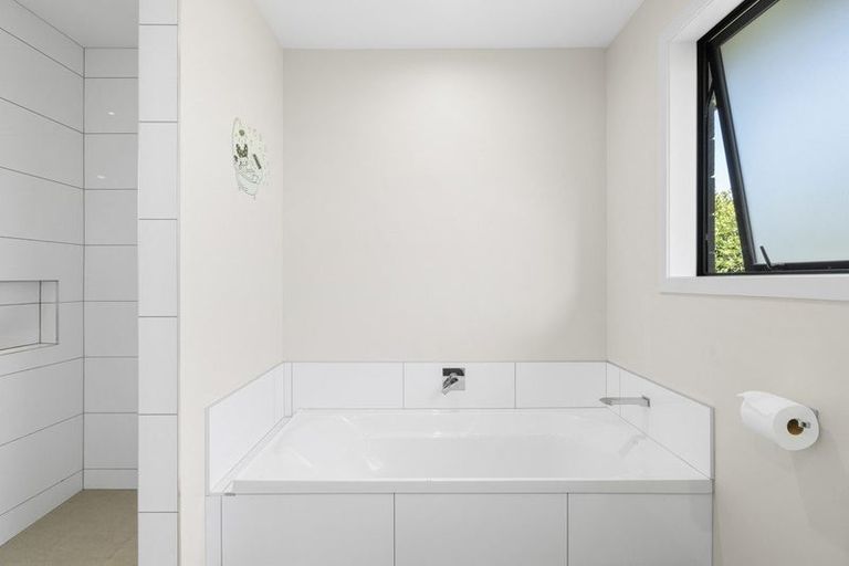 Photo of property in 15 Mike Smith Drive, Cambridge, 3434