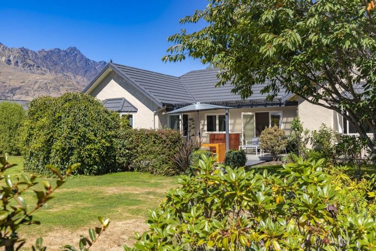 Photo of property in 4 Bradbourne Way, Lower Shotover, Queenstown, 9371