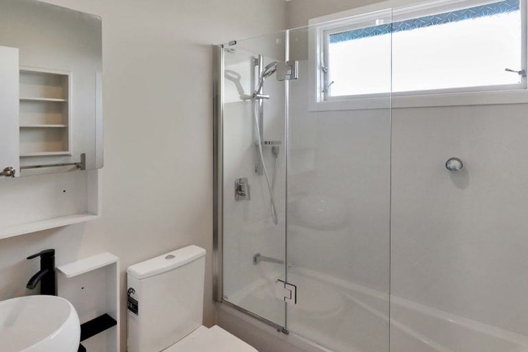 Photo of property in 6 Lenox Grove, Johnsonville, Wellington, 6037