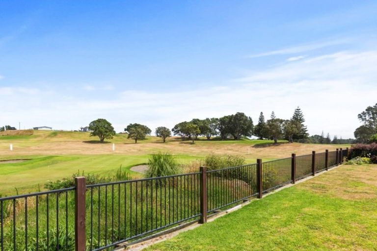 Photo of property in 4 Golf Course Lane, Waiwhakaiho, New Plymouth, 4312