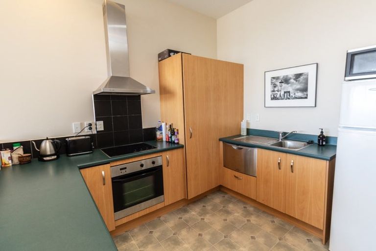 Photo of property in Stadium Garden Flats, 211/107 Thorndon Quay, Pipitea, Wellington, 6011