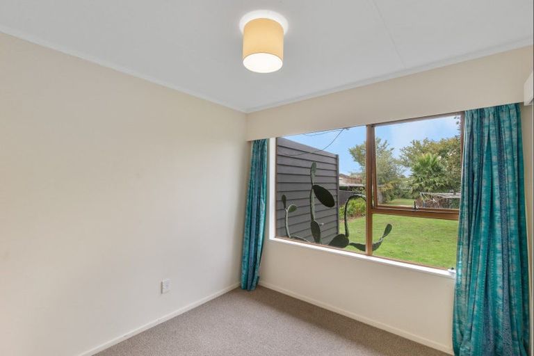 Photo of property in 11 Matipo Street, Levin, 5510