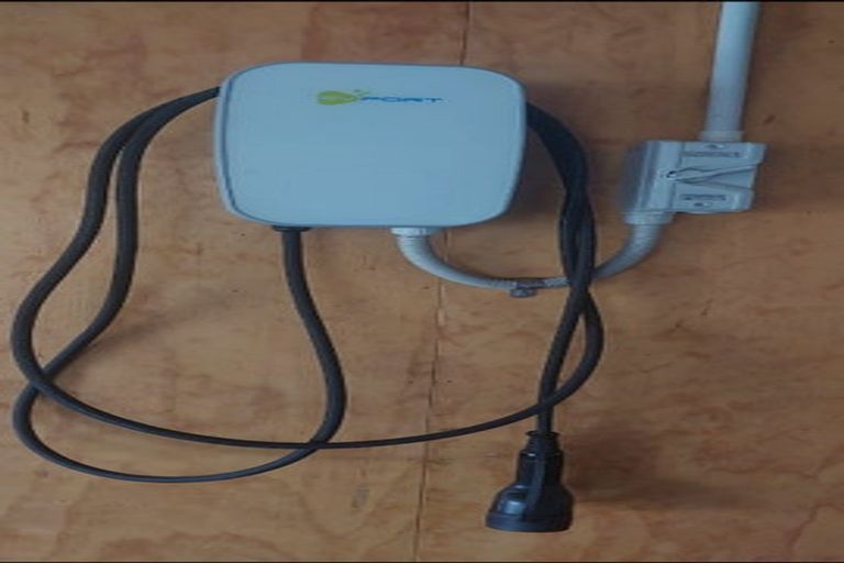 Photo of property in 24 Holdaway Avenue, Northcote, Auckland, 0627