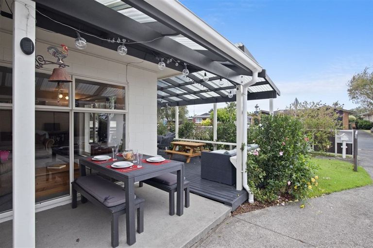 Photo of property in 6 Park Estate Road, Rosehill, Papakura, 2113