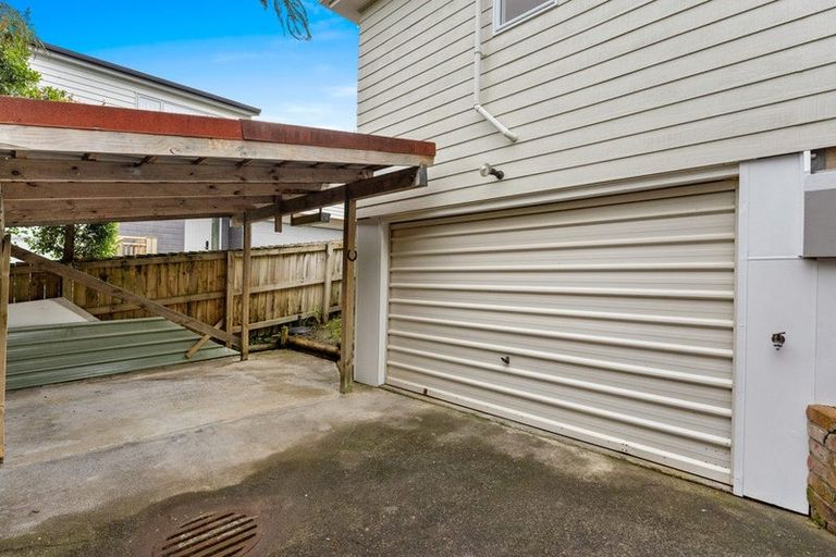 Photo of property in 2/56 Lavery Place, Sunnynook, Auckland, 0632