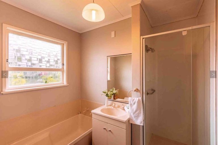 Photo of property in 10 Weathers Place, Taradale, Napier, 4112