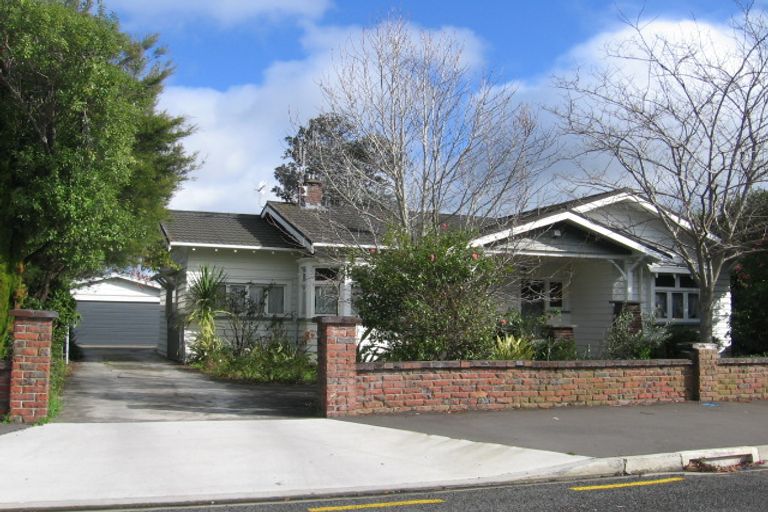 Photo of property in 11 Rainforth Street, Roslyn, Palmerston North, 4414